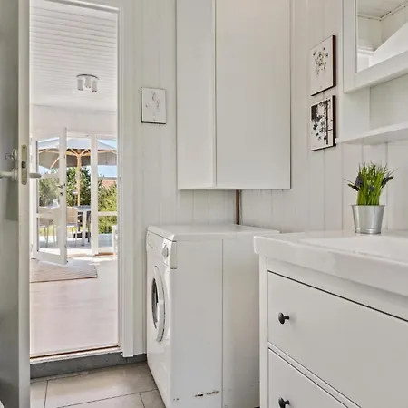 Holiday home Gorgeous In With Kitchen Blavand