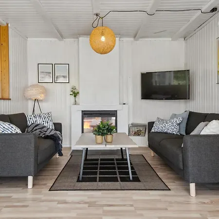Holiday home Gorgeous In With Kitchen Blavand